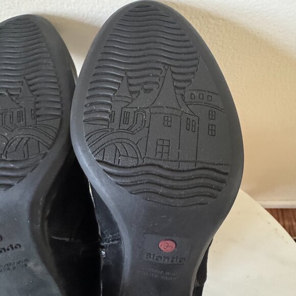 Blondo Isla Ankle Booties, pleaseAquaProtect Black Suede, Size 7.5 - Picture 10 of 15